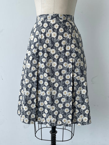 SHIRLEY IN GREY DAISY